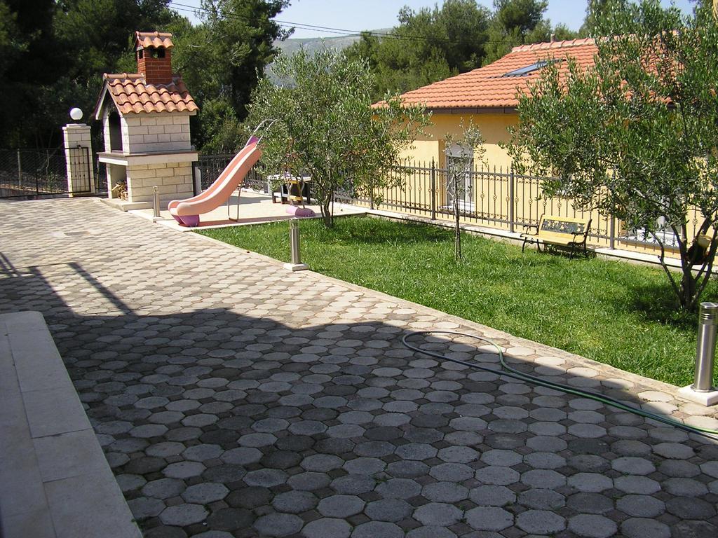 Apartments Viki Trogir Exterior photo
